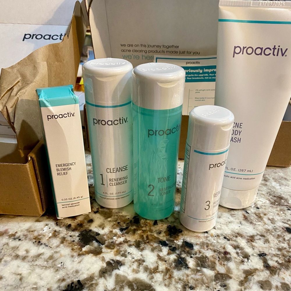 Proactiv skin Care Replenishment Kit! New in box!
